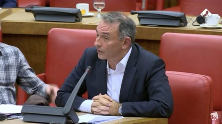 Enrique Santiago, en una imagen de archivo, durante una intervención en Comisión en el Congreso de los Diputados.