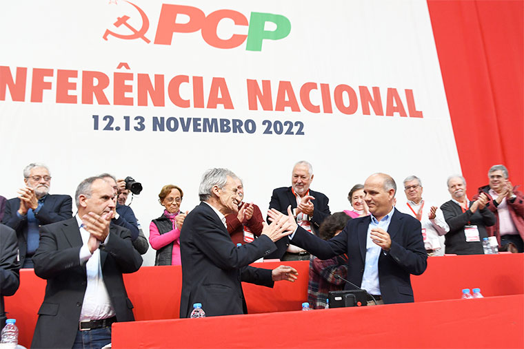 Jeronimo de Sousa y Paulo Raimundo en la Conferencia Nacional del Partido Comunista Portugués