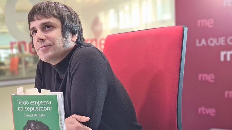 Daniel Bernabé. Presentación del libro "Todo empieza en septiembre"