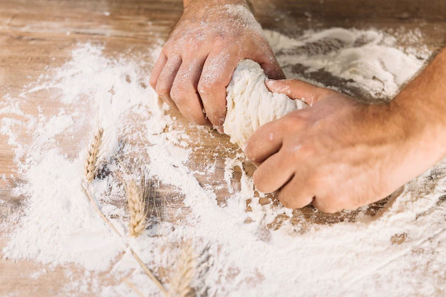 Panadero amasando
