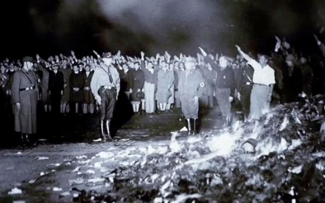 Bibliocausto nazi