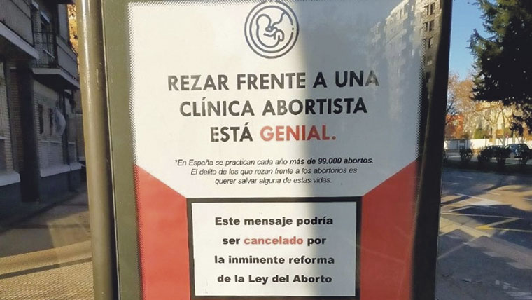 Campaña contra el aborto en las marquesinas de la ciudad de Zaragoza