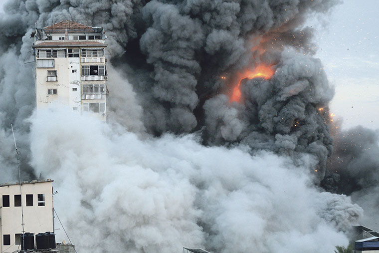 Bombardeo de Gaza el 7 octubre 2023 | Foto: Ali Hamad of APAimages, for WAFA / CC BY-SA 3.0 Deed