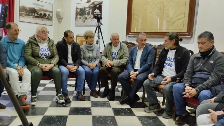 Visita de Enrique Santiago a las comarcas de Córdoba afectadas por el agua no potable