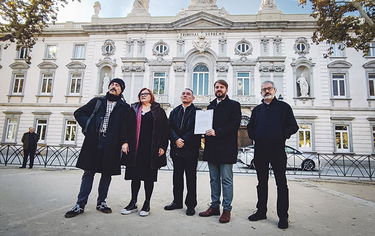 Diputados de Sumar presentan ante el Tribunal Supremo querella contra 9 miembros del CGPJ el pasado 24 de noviembre | Foto: Sumar