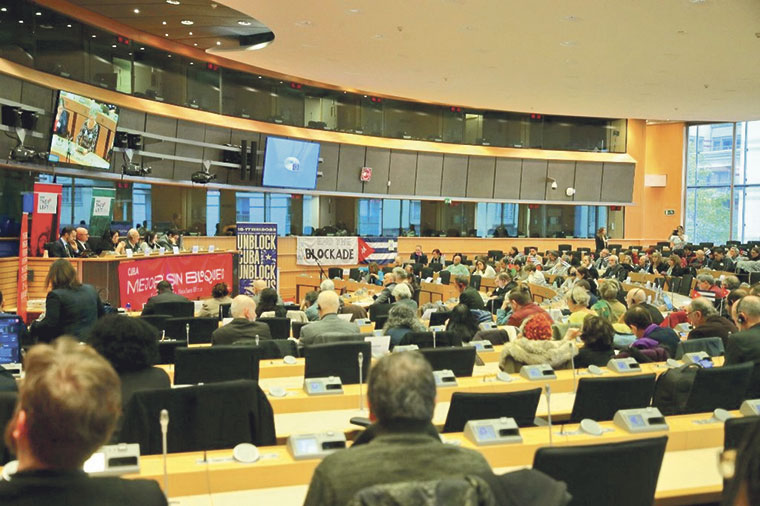 Tribunal Internacional de condena del bloqueo a Cuba celebrado en dependencias del Parlamento Europeo | Foto: Apoyo Contrabloqueo