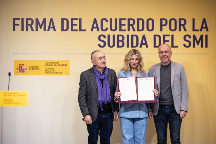 Firma del Acuerdo Subida Salario Mínimo Interprofesional