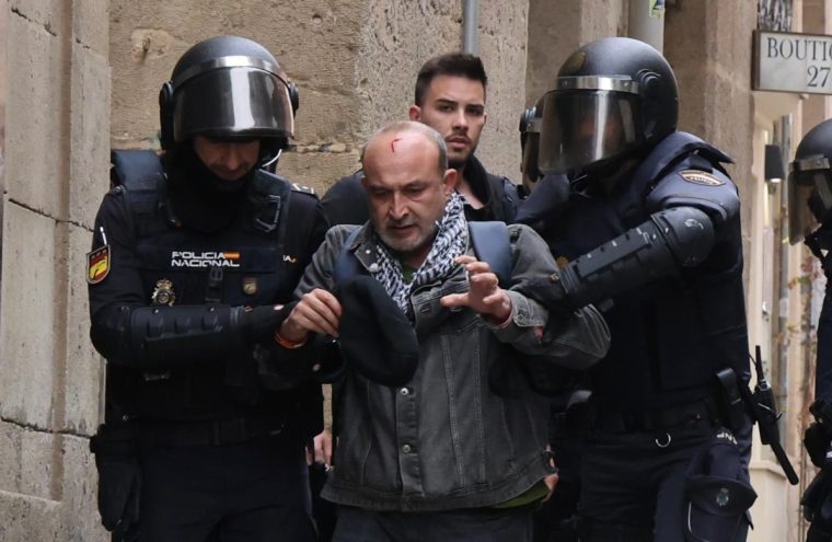 Herido en un desahucio el concejal de EU Alacant Manolo Copé