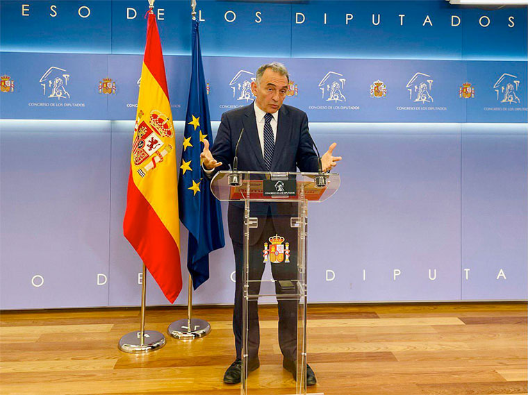 Enrique Santiago mostra satisfacción por la subida del SMI