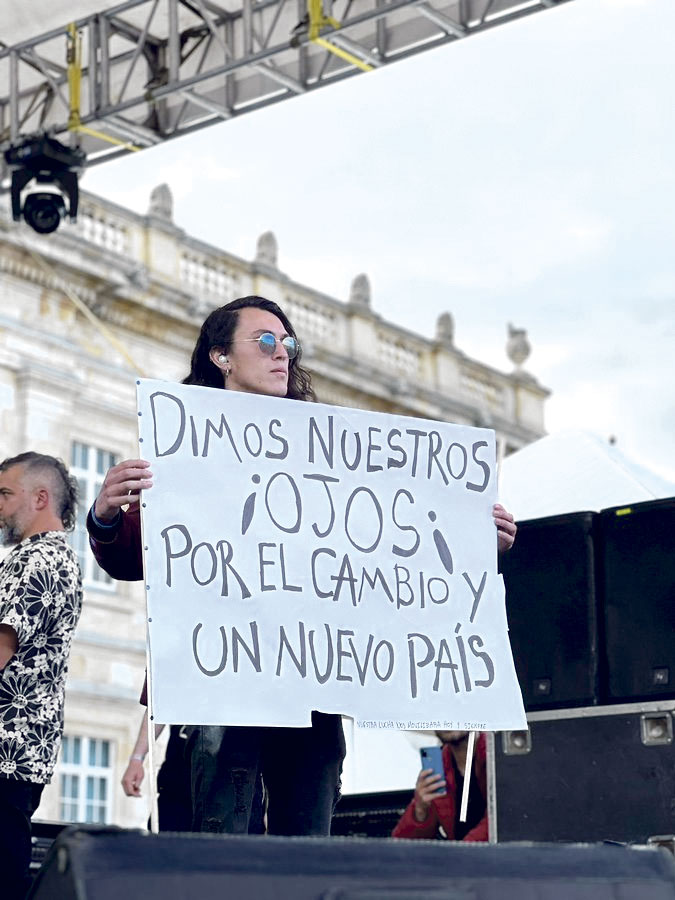 Gareth Sella, viceministro de las Juventudes. Ministerio de Igualdad (Colombia), perdió la vista en el ojo izquierdo por un disparo del ESMAD en 2021 | @GarethSella