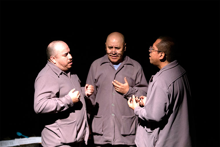 Representación de la obra teatral "Sino sangriento", representada en México