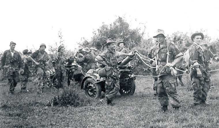Tropas francesas en Indochina (1953-1954) | Foto: Wikipedia / Dominio Público