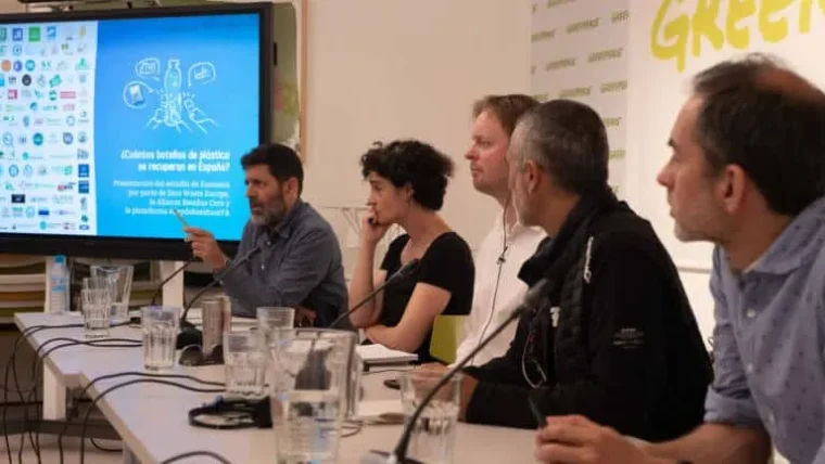 Reciclaje botellas de plástico