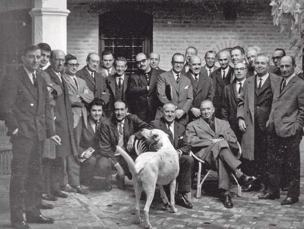 Reunión organizada en Toledo (26-28 noviembre 1965) por la Comisión española del Congreso por la Libertad de la Cultura. Entre los asistentes se encontraban Ernest Lluch, José Luis López Aranguren, Enrique Tierno Galván, Juan Reventós, Dionisio Ridruejo, José María Castellet, Fernando Chueca y otros.