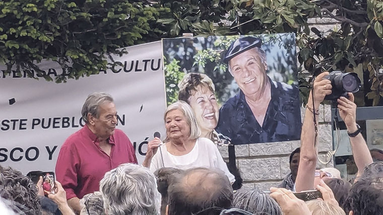 Concentración el 11 de mayo en el municipio de Alpedrete (Madrid) contra la retirada de los nombres de Paco Rabal y Asunción Balaguer de la plaza y el Centro Cultural respectivamente.