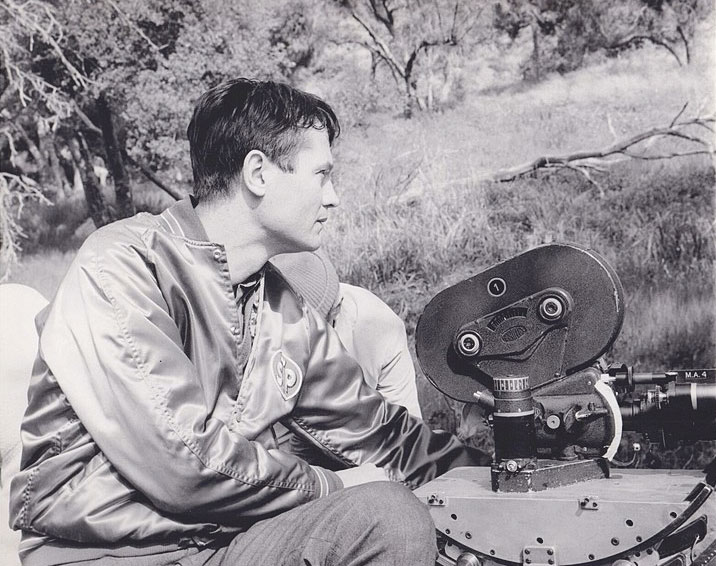 Roger Corman en el rodaje de una película, 1967 | Public domain