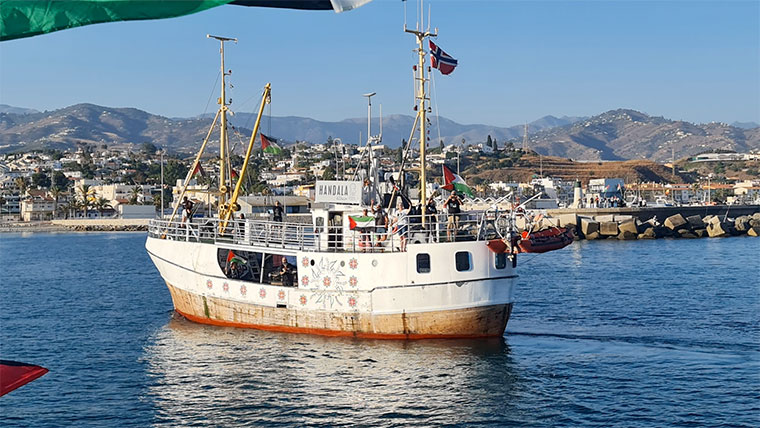Flotilla de la Libertad Rumbo a Gaza. Llegada del Handala al puerto de Vélez