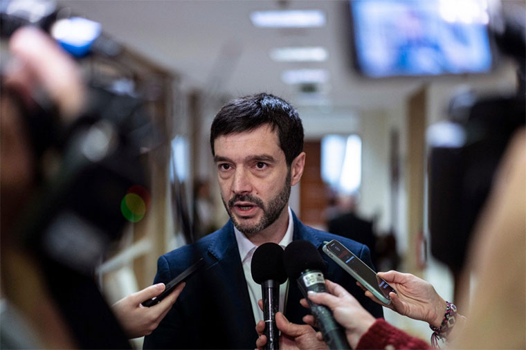 Ministro Pablo Bustinduy