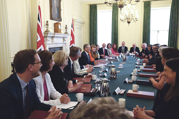 El primer ministro Keir Starmer celebra su primer gabinete en Downing Street (6 julio 2024) | Lauren Hurley / Open Government Licence OGL 3