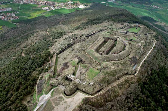 Vista aérea del Fuerte de San Cristóbal, situado a las afueras de Iruñea.