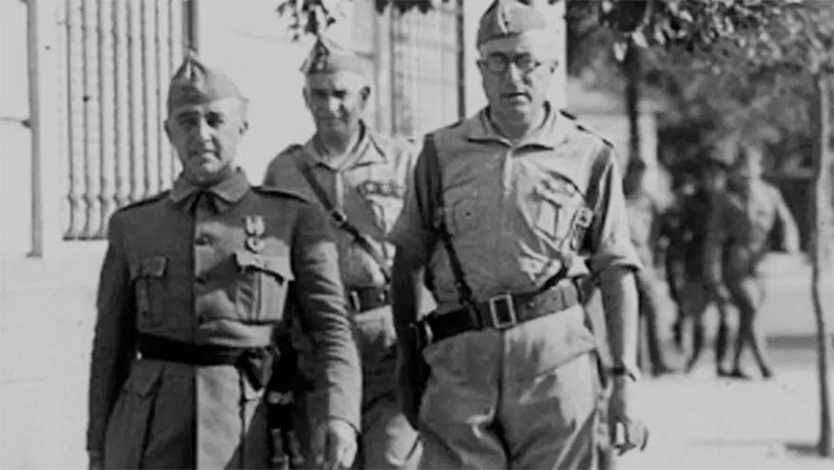 General Yagüe, a la derecha, con Franco