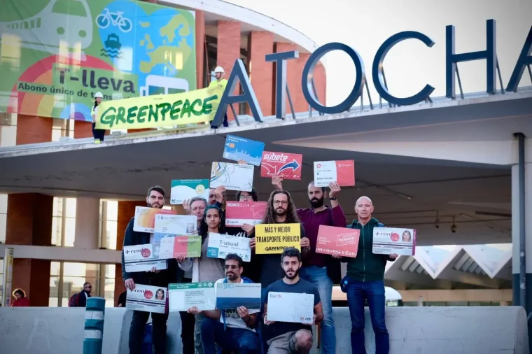 Acción Greenpeace abono transporte