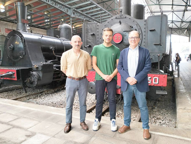 De izquierda a derecha, el director general de Consumo, Faustino Zapico; el director general de la Agenda 2030, Juan Ponte, y el director del Museo del Ferrocarril de Asturias, Javier Fernández | Foto: actualidad.asturias.es