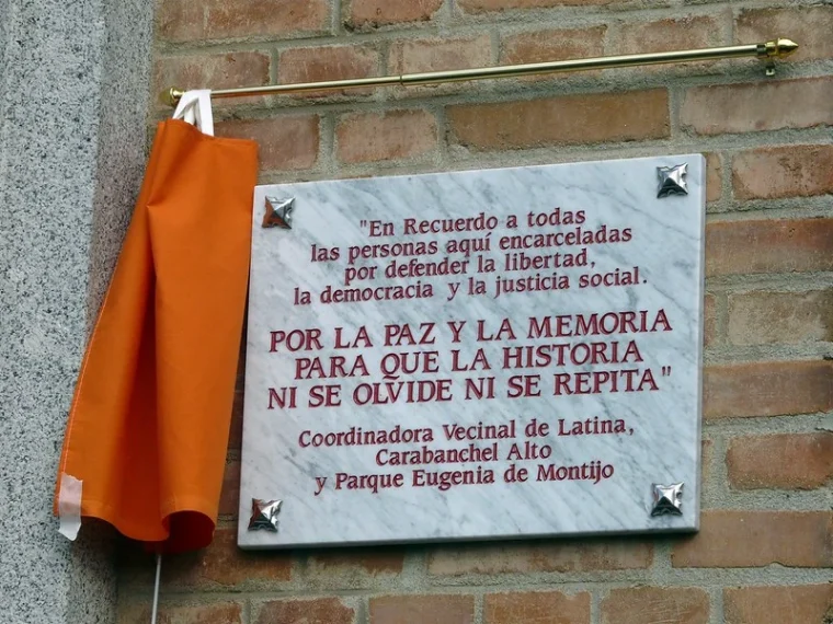 Placa memoria democrática