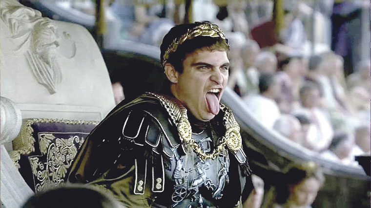 El actor Joaquim Phoenix interpretando al emperador romano Comodo