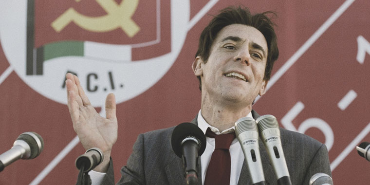 Elio Germano nel film “La grande ambizione” (2024) | Vivo film/Jolefilm/Tarantula/ Agitprop