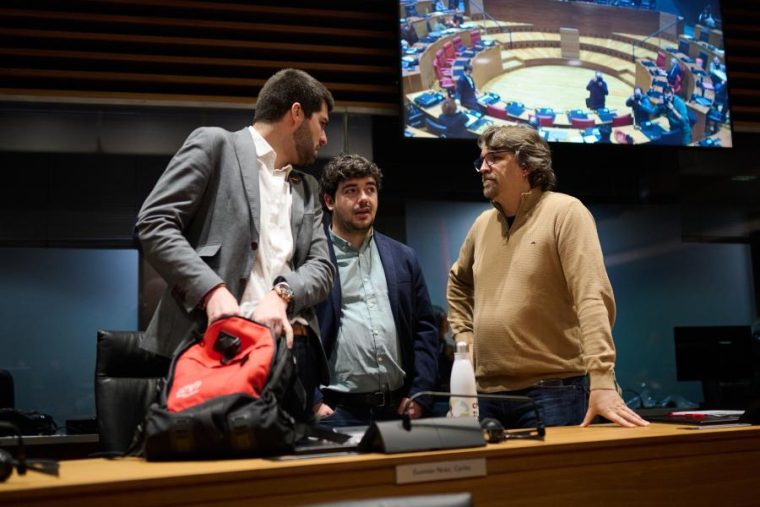 Los tres parlamentarios del grupo Contigo Navarra-Zurekin Nafarroa.