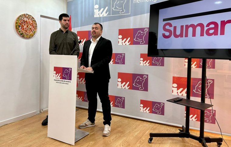 El portavoz de IUN-NEB, Carlos Guzmán, y el diputado de IU Nahuel González,