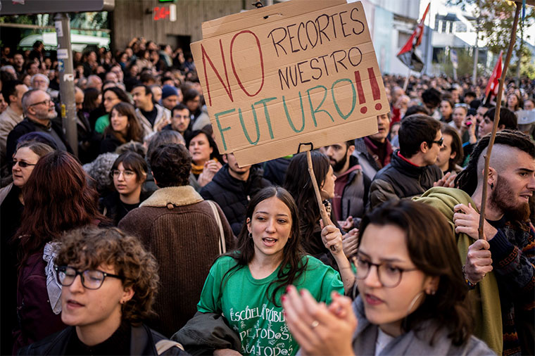 Manifestación en defensa de la Educación Pública (Imagen de archivo) | Foto: Olmo Calvo