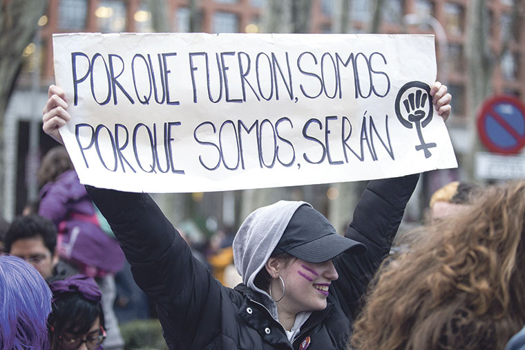 Ofensiva feminista. "Porque fueron somos, porque somos serán"