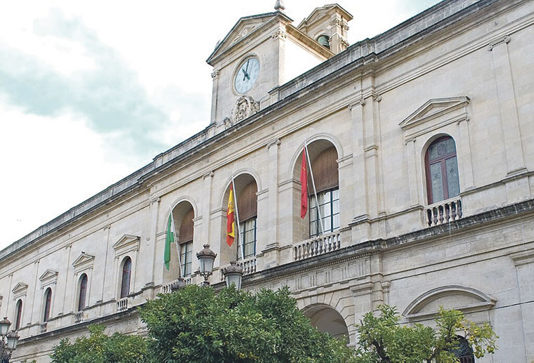 Fachada del ayuntamiento de Sevilla | Foto: Anual / CC BY 3.0