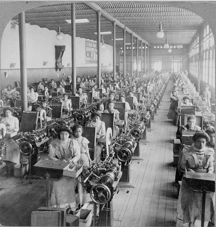 Fabricación de cigarrillos en la fábrica "El Buen Tono", Ciudad de México | Foto: Biblioteca del Congreso de los Estados Unidos / Dominio público