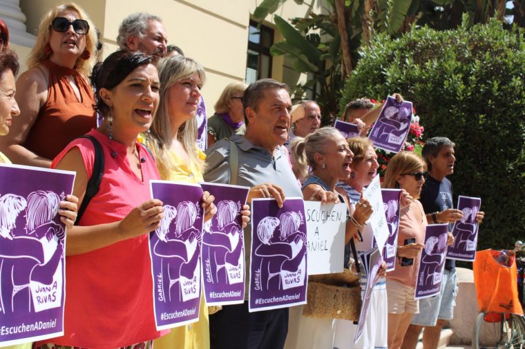 Movilización en Málaga en apoyo a Juana Rivas. Fuente: X / Toni Morillas