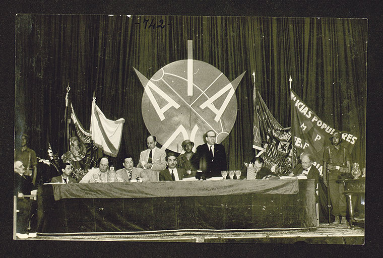 Mesa presidencial en Madrid del II Congreso Internacional de Escritores Antifascistas | cultura.gob.es