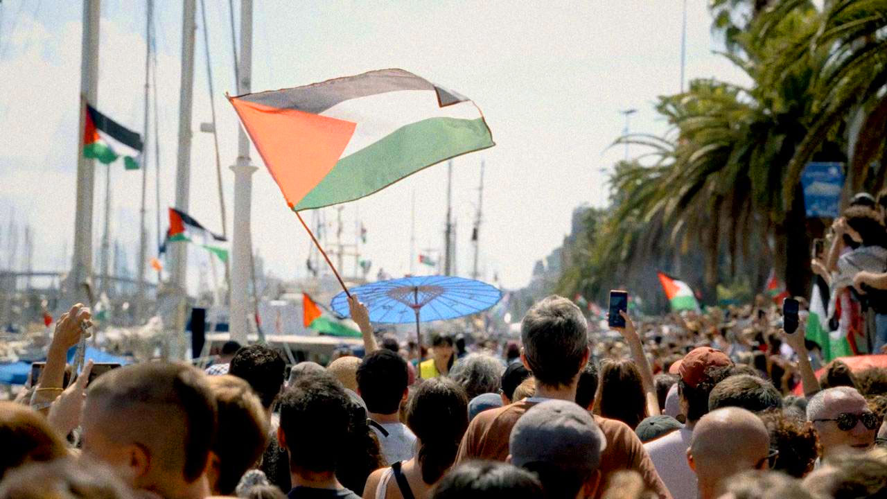 Salida de la Global Sumud Flotilla del puerto de Barcelona el pasado mes de agosto | Foto: Adrián Borrego