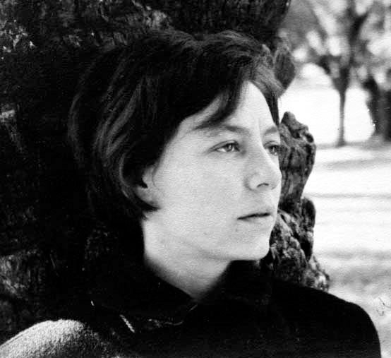 Alejandra Pizarnik | Fuente: Sara Facio / Wikimedia commons / Dominio público