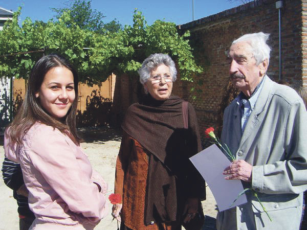 Armando junto a su nieta Alba y la actriz Pilar Bardem | Familia López Balduque