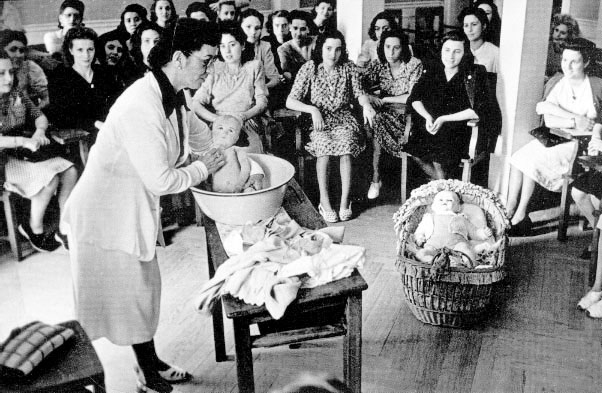 Clases de la Sección Femenina de Falange