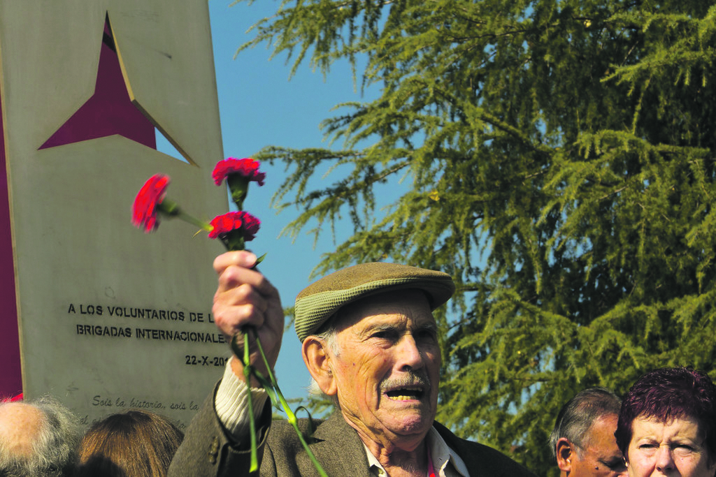 Inauguración del monumento a las Brigadas Internacionales en la Ciudad Universitaria de Madrid (octubre 2011) | Fuente: cerogenativo / Imagen de archivo