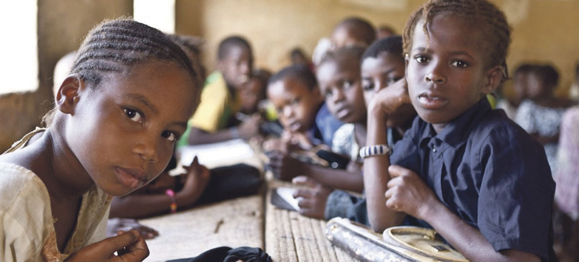 Niños en una escuela en Timbuktu, Mali | Fuente: UNICEF/PFPG2013P-0035/Harandane Dicko
