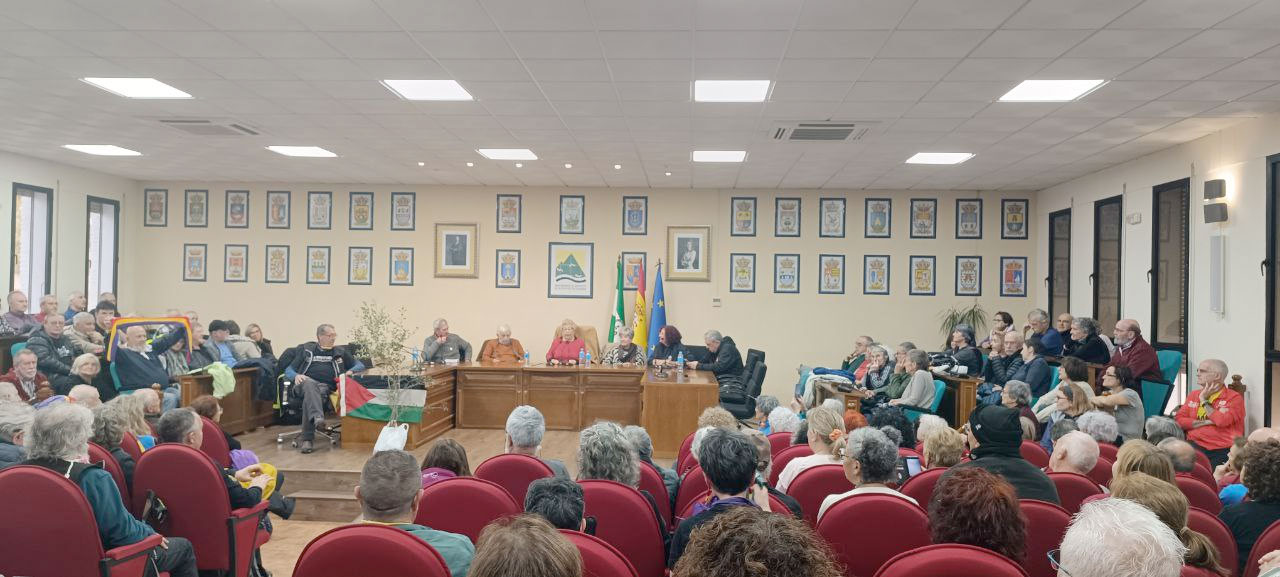 Conferencia sobre Palestina, cuya situación de criminal genocidio nos evoca lo sufrido por la población andaluza en la Desbandá | Fuente: facebook.com/LaDesbandaMalagaAlmeria