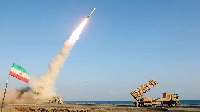 Lanzamiento de misiles por parte del Ejército de Irán | Fuente: @irna_es