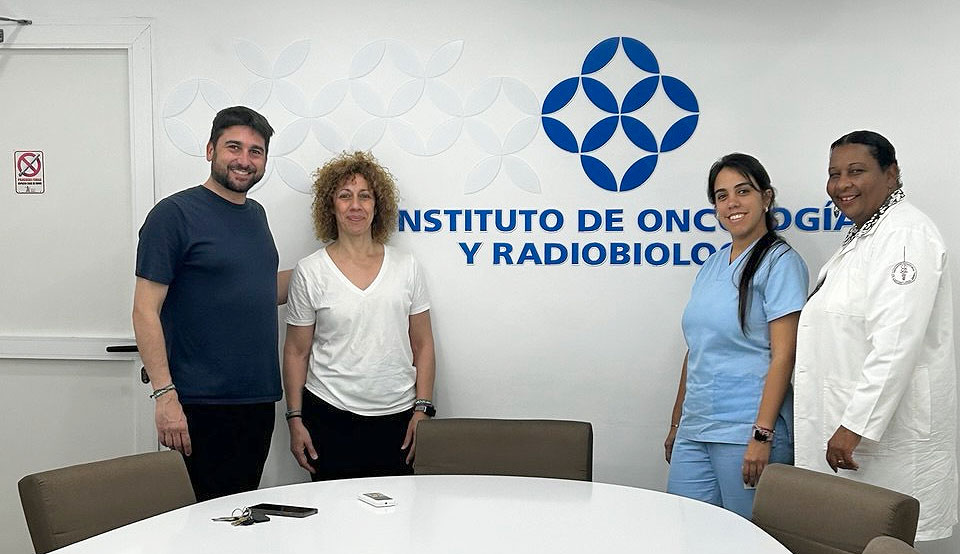 Entrega de medicamentos al Instituto de Oncología y Radiobiología | Fuente: Ismael Sánchez Castillo
