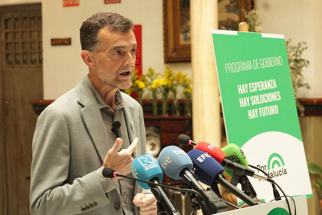 Antonio Maíllo presenta el programa de Gobierno en rueda de prensa en Granada | Fuente: Por Andalucía