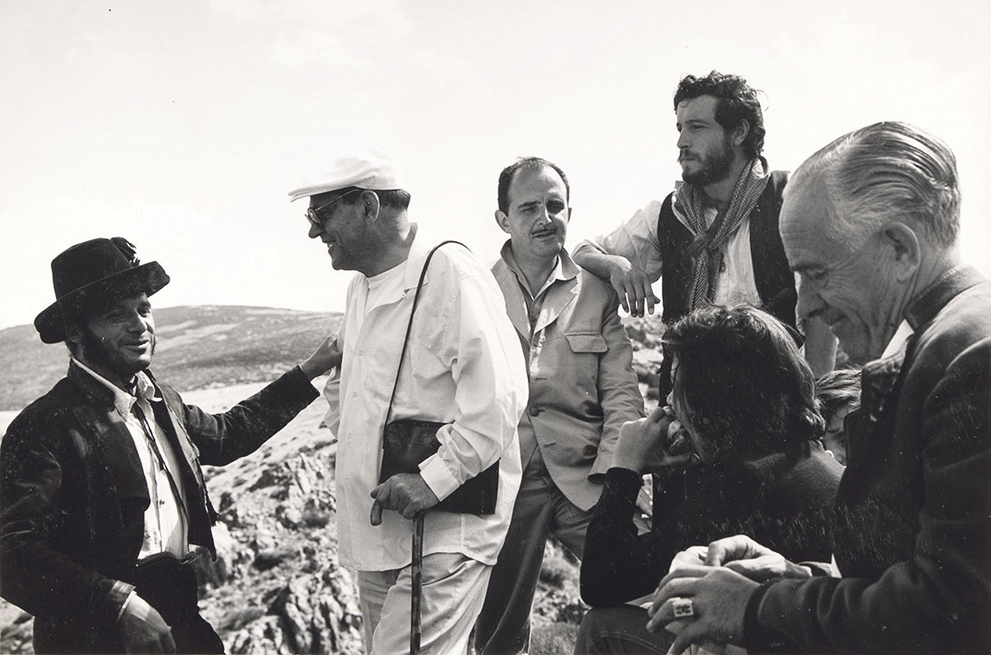 En el rodaje de la película (1963) “Llanto por un bandido” de Carlos Saura, con Luis Buñuel en el rodaje | Álbum familia Rabal Balaguer