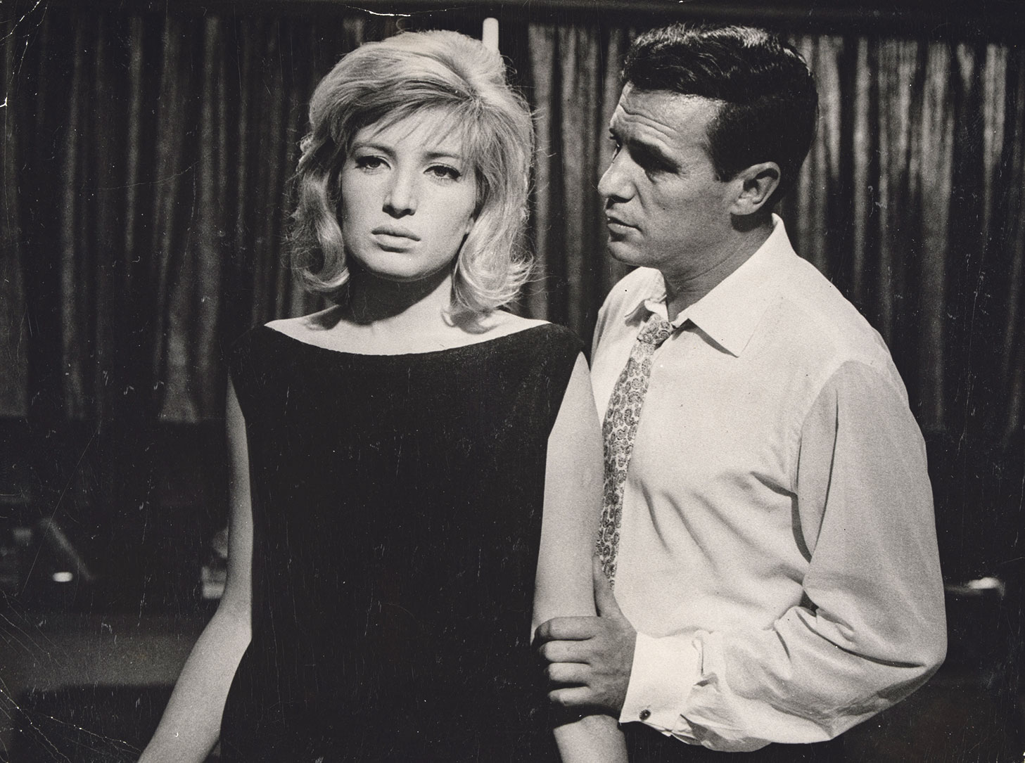 Paco Rabal con la actriz Monica Vitti, en la película El Eclipse (1961) dirigida por Michel Angello Antonioni | Álbum familia Rabal Balaguer